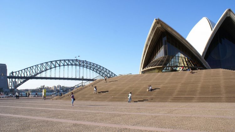 Exploring the Iconic Sydney Opera House: A Journey of Scenic Beauty and Cultural Richness