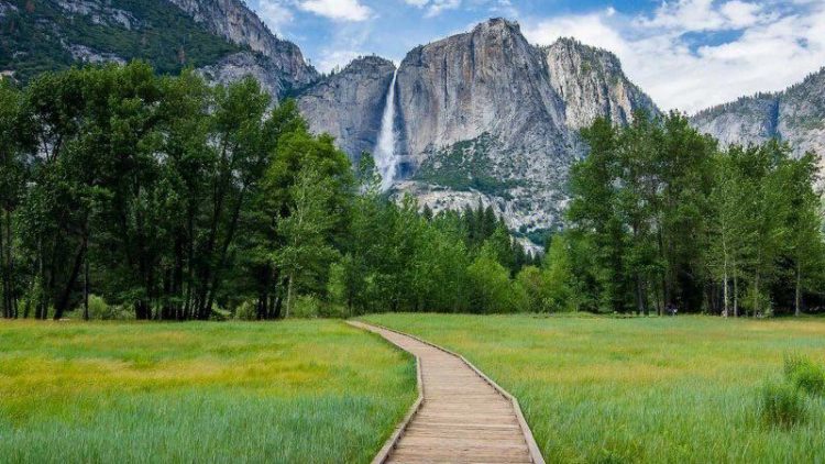 Exploring Yosemite National Park: A Journey Through Nature’s Wonderland