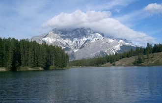 Banff National Park: A Majestic Paradise in the Heart of Canada