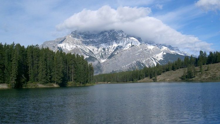 Banff National Park: A Majestic Paradise in the Heart of Canada